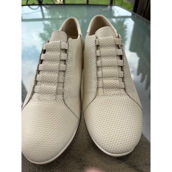 Hush Puppies The Body Shoe Slip On Comfort Casual Shoes Size 8.5‎ NWOT - Picture 1 of 7